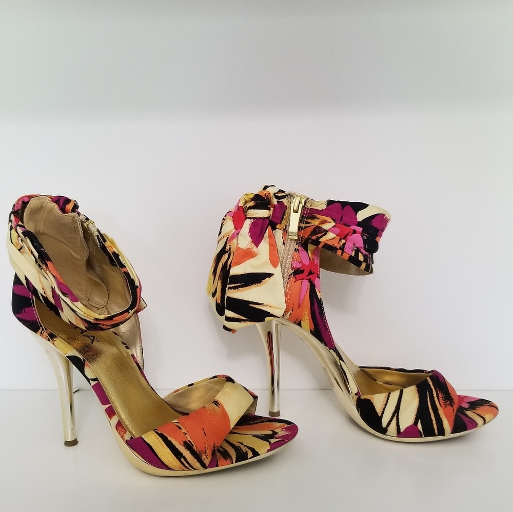 Icora Ankle Strap Sandal Heels with Bow